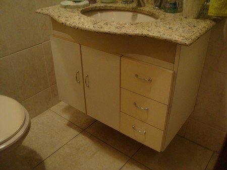 Armário de banheiro 1